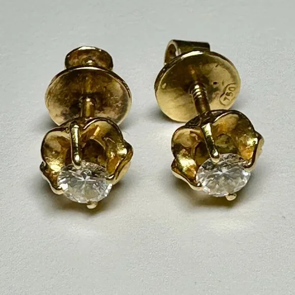 Vintage 18K Yellow Gold Diamond Stud Earrings - Picture 10 of 11